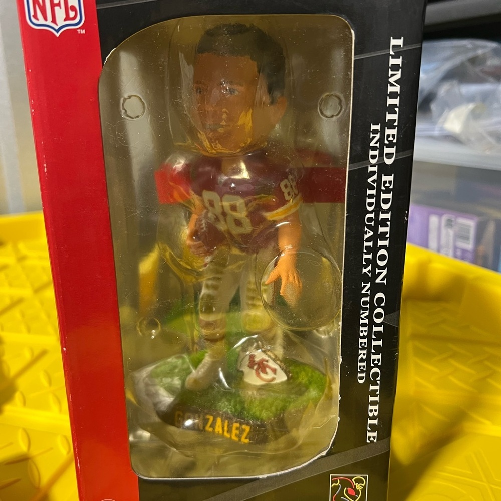 NFL Legends of the Field Kansas City Chiefs Tony Gonzalez #D Bobblehead